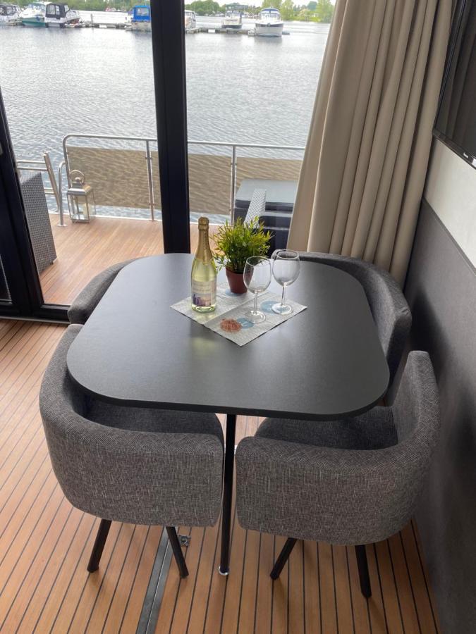 Hausboot Buddy Weyhe Eksteriør billede